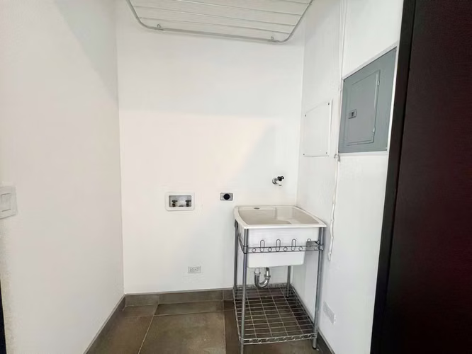 MODERNO EN TORRE 70M2 PISO MEDIO LÍNEA BLANCA NUNCIATURA - Imagen 3