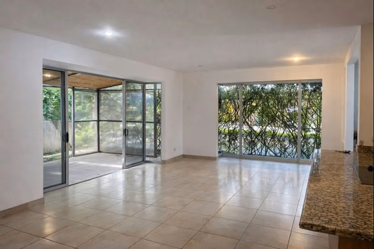 VENTA DE CASA EN CONDOMINIO EN SANTA ANA CENTRO