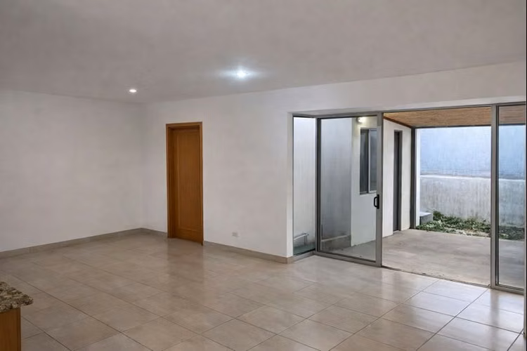 VENTA DE CASA EN CONDOMINIO EN SANTA ANA CENTRO