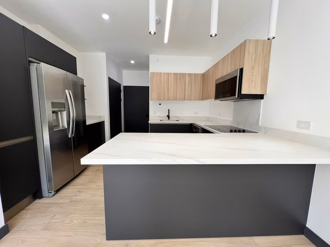 Se Alquila Apartamento en Condominio Aviva Santa Ana