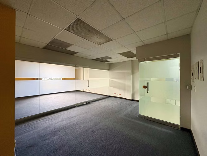 Alquiler Oficina 100 m² Centro Corporativo - Rohrmoser, Pavas - Imagen 4