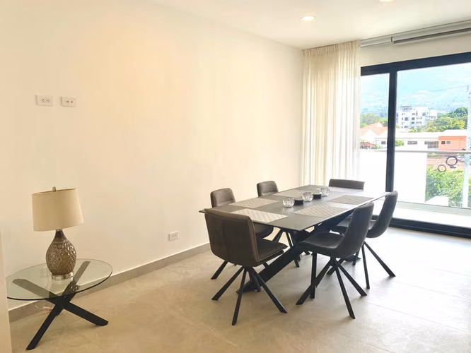 ALQUILER DE APARTAMENTO AMUEBLADO CON JARDÍN EN TREJOS MONTEALEGRE, ESCAZÚ* - Imagen 3