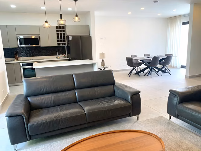 ALQUILER DE APARTAMENTO AMUEBLADO CON JARDÍN EN TREJOS MONTEALEGRE, ESCAZÚ* - Imagen 2