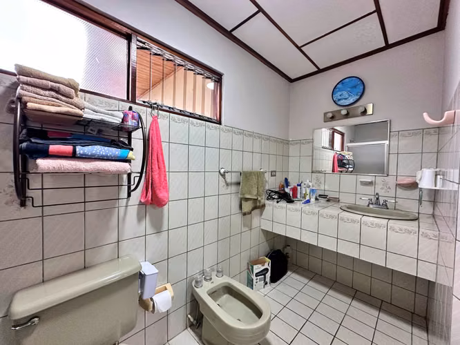Venta de casa con jardín y arboles frutales, San Pablo. (FAU)