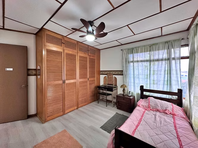 Venta de casa con jardín y arboles frutales, San Pablo. (FAU)