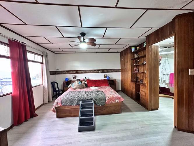 Venta de casa con jardín y arboles frutales, San Pablo. (FAU)