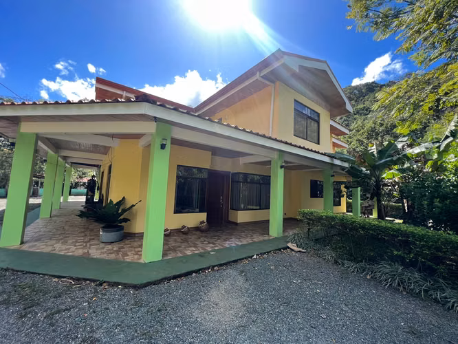 Casa en finca para renta o venta. en Palmichal de Acosta. MM