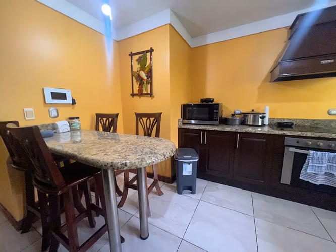 Casa en finca para renta o venta. en Palmichal de Acosta. MM