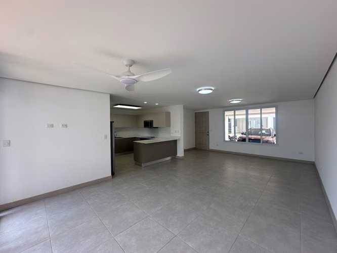 CASA PARA SEGUIR ESTRENANDO !!! EN GUACHIPELIN -Alquiler - Imagen 2