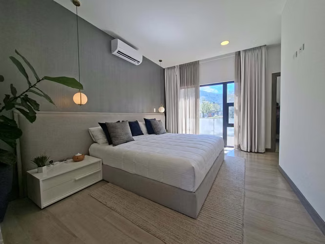 EXCLUSIVO Y MODERNO. FULL AMENIDADES. CASAS EN CONDOMINIO. SANTA ANA.