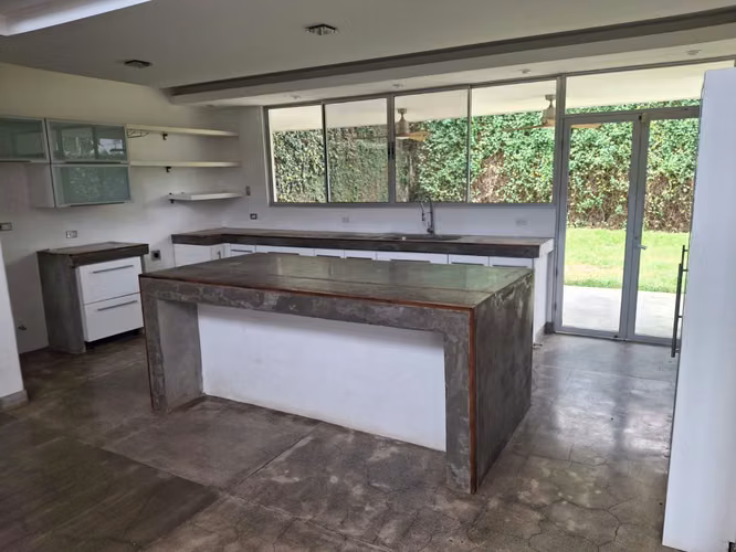 Turrucares,  casa en residencial privado
