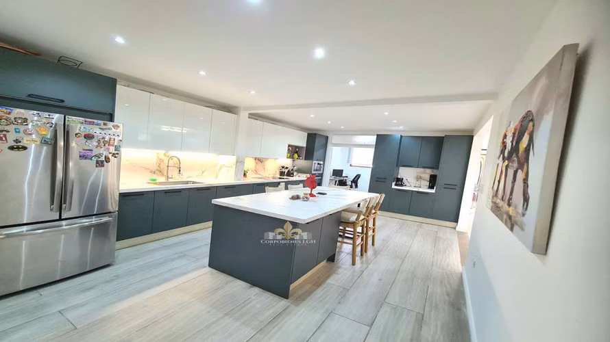 Se vende hermosa casa en condominio pequeño, remodelada en Guachipelin Norte de Escazú