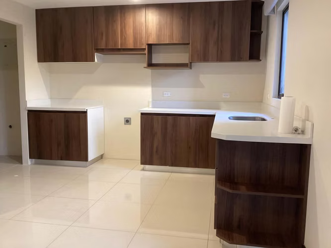 Venta de Apartamento en Brasil de Santa Ana - En Condominio -