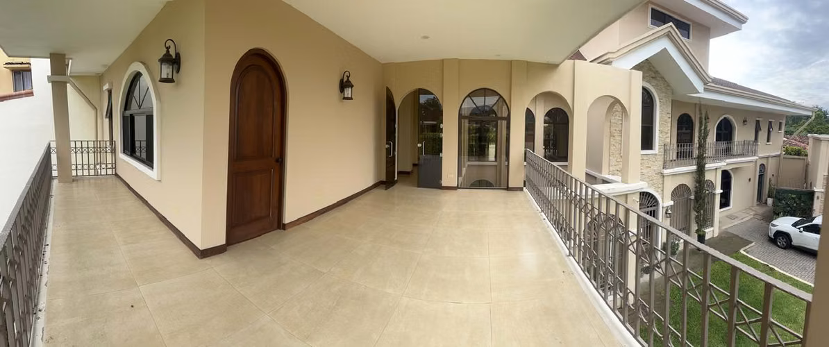 Alquiler Penthouse en Heredia Cariari | Totalmente amueblado Vista al Golf y 2 Terrazas