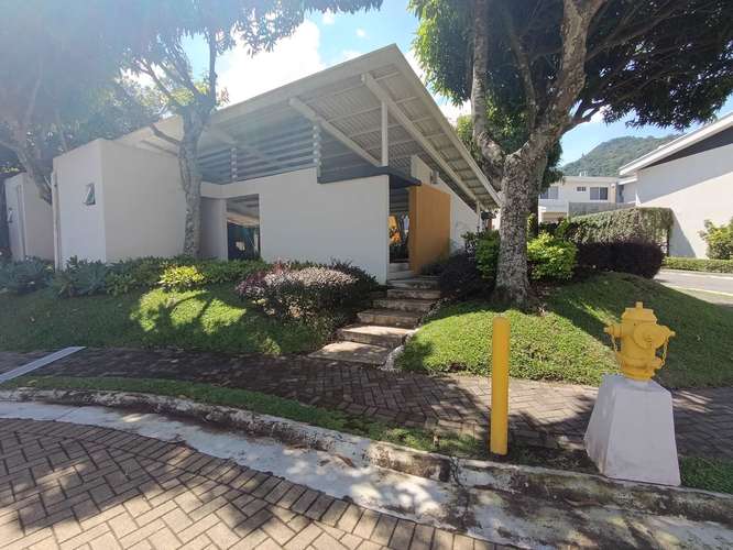 224m2 OPORTUNIDAD!!! HERMOSA CASA CON EXCELENTES ACABADOS RIO ORO - Imagen 15