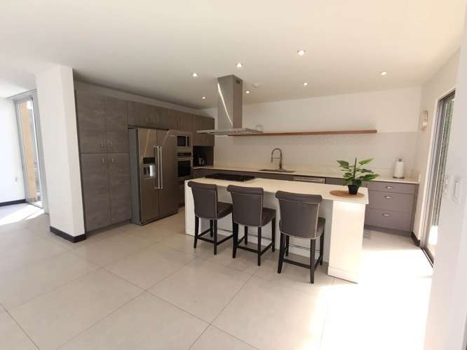 224m2 OPORTUNIDAD!!! HERMOSA CASA CON EXCELENTES ACABADOS RIO ORO - Imagen 3
