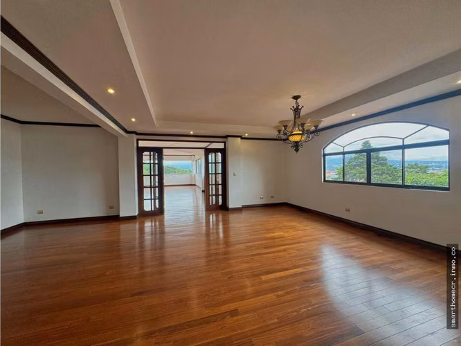 VENTA DE CASA EN SAN RAFAEL DE ESCAZÚ