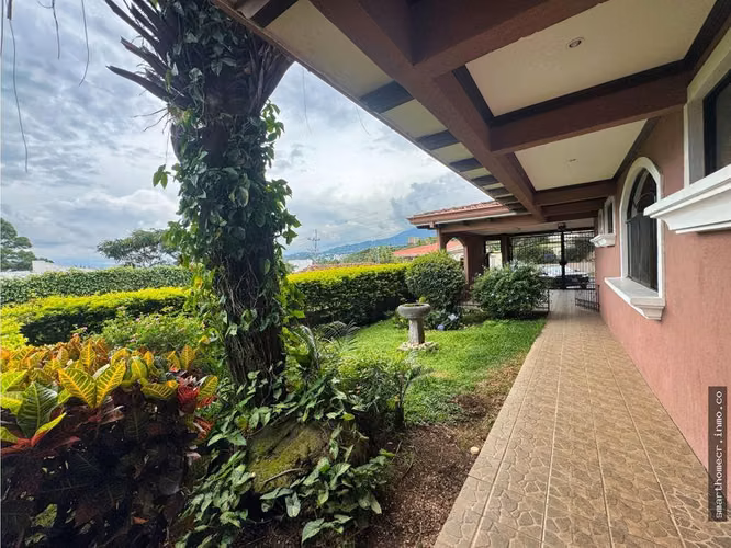 VENTA DE CASA EN SAN RAFAEL DE ESCAZÚ