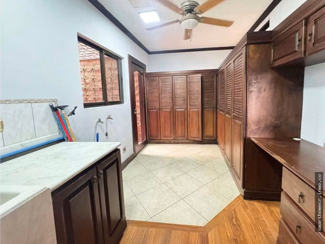 VENTA DE CASA EN SAN RAFAEL DE ESCAZÚ
