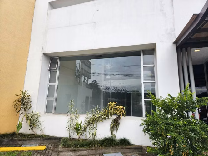 Venta de Centro comercial Heredia
