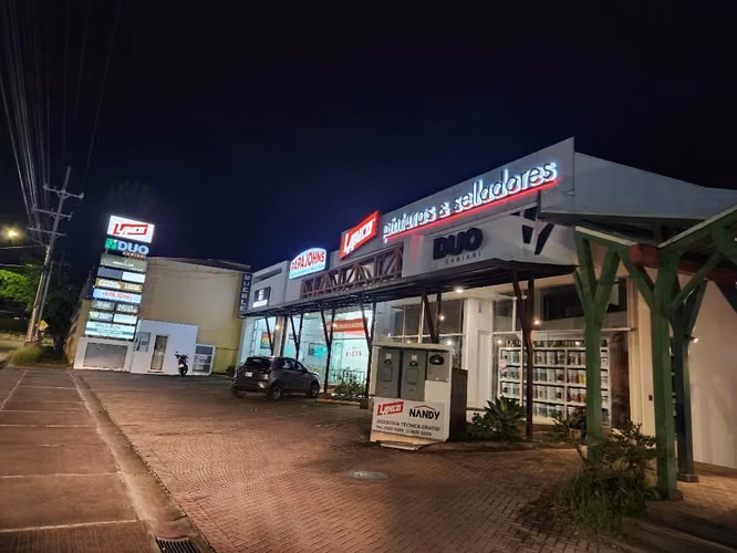 Venta de Centro comercial Heredia