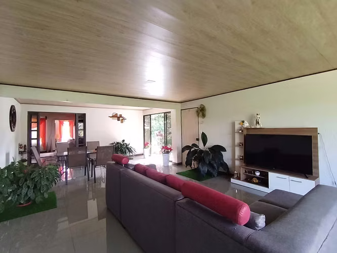 AMPLIA CASA EN VENTA, CONCEPCIÓN, SAN RAMÓN, ALAJUELA