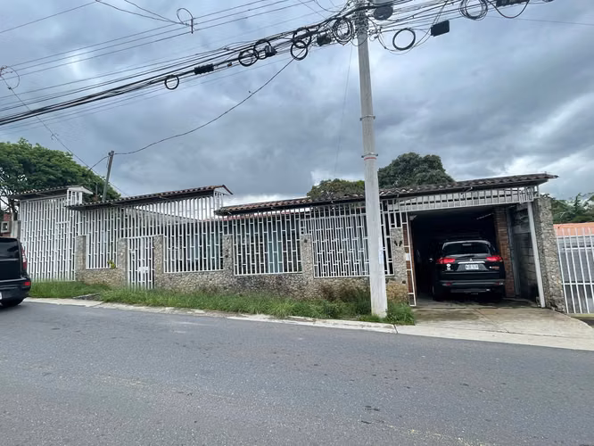 Venta Bodega y propiedad uso Mixto Desamparados