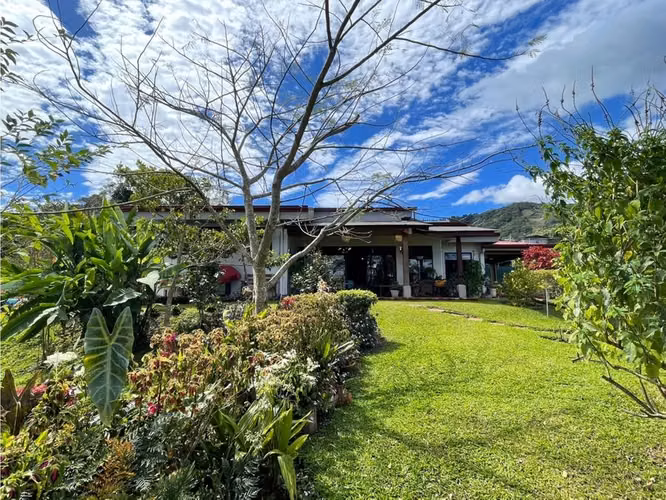 Venta Encantadora residencia de 1 piso en Palmares de Alajuela