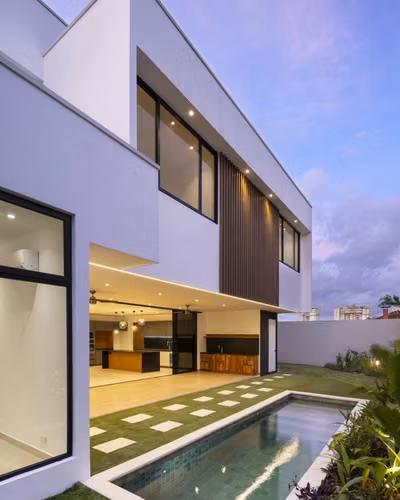 SE VENDE CASA MODERNA Y ESPECTACULAR EN ESCAZU