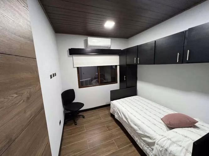 Casa Moderna Nueva en Grecia, Alajuela con Piscina y Jacuzzi