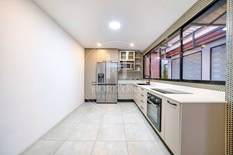 Propiedad Comercial de Una Planta en Venta en Los Yoses 500 m² para Oficina Administrativa noj1226jb