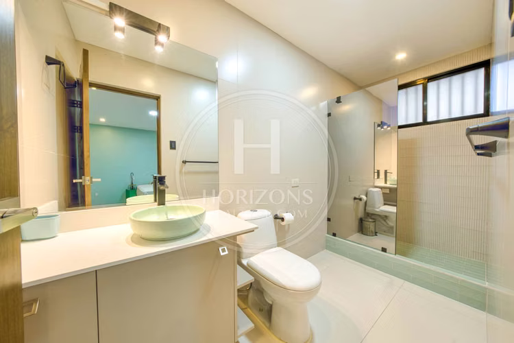 Propiedad Comercial de Una Planta en Venta en Los Yoses 500 m² para Oficina Administrativa noj1226jb