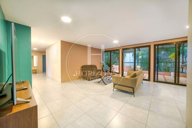 Propiedad Comercial de Una Planta en Venta en Los Yoses 500 m² para Oficina Administrativa noj1226jb