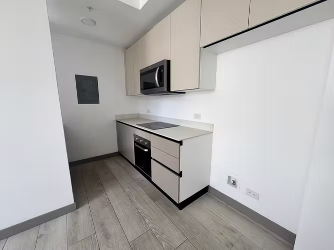 ALQUILER DE APARTAMENTO EN LA SABANA EN CONDOMINIO CON PARQUEO CON LÍNEA BLANCA O SIN NADA