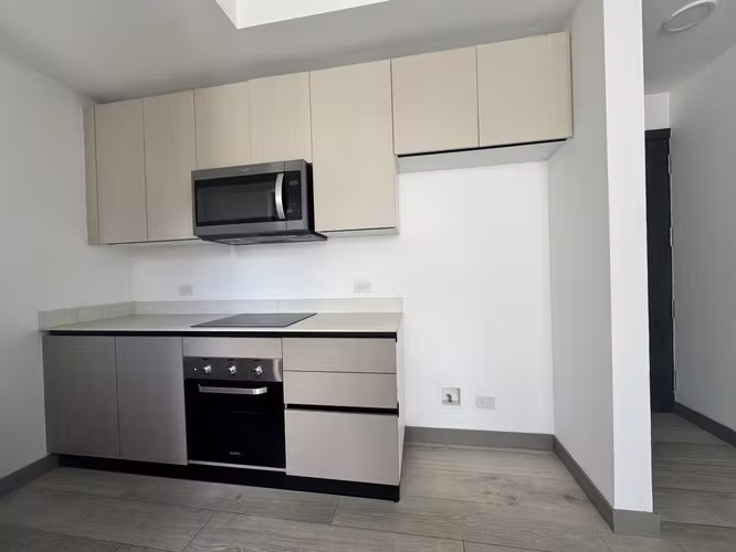 ALQUILER DE APARTAMENTO EN LA SABANA EN CONDOMINIO CON PARQUEO CON LÍNEA BLANCA O SIN NADA