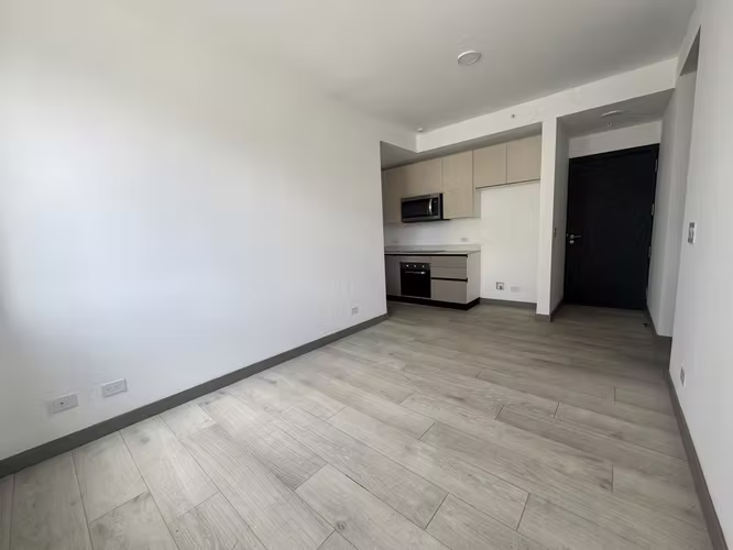 ALQUILER DE APARTAMENTO EN LA SABANA EN CONDOMINIO CON PARQUEO CON LÍNEA BLANCA O SIN NADA