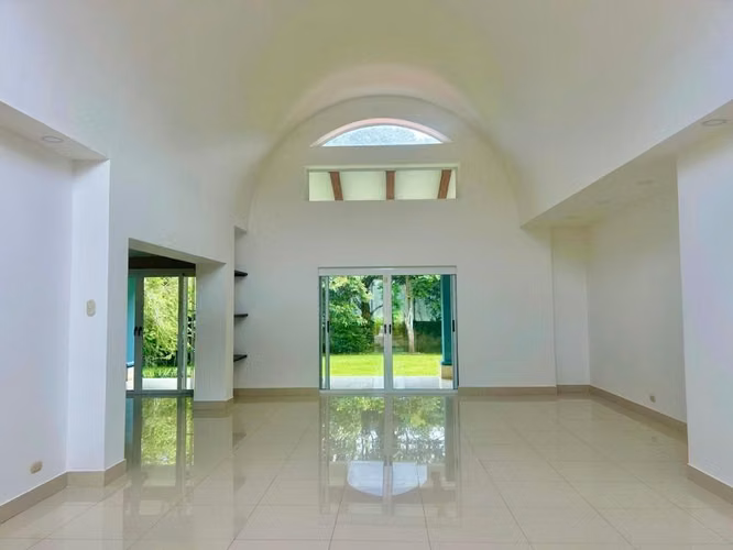 VENTA DE CASA EN VALLE DEL SOL - 4HAB/3BA - Imagen 3