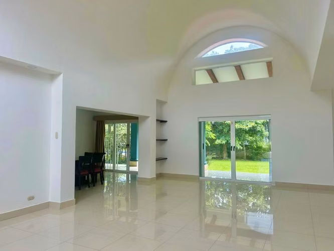 VENTA DE CASA EN VALLE DEL SOL - 4HAB/3BA - Imagen 4