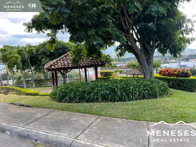 Casa en Venta en Condominio La Ladera Heredia Ulloa