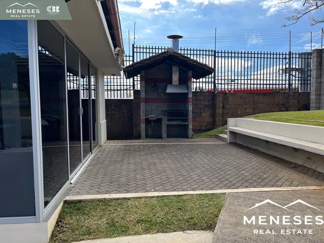 Casa en Venta en Condominio La Ladera Heredia Ulloa