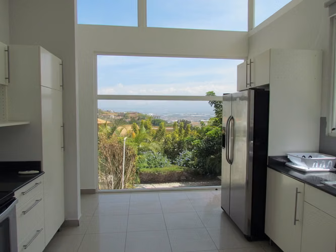 Alquiler, Casa Contemporanea En Escazu, 4H, 4B, Jaccuzzi, Vista Panoramica 22048 - Imagen 3