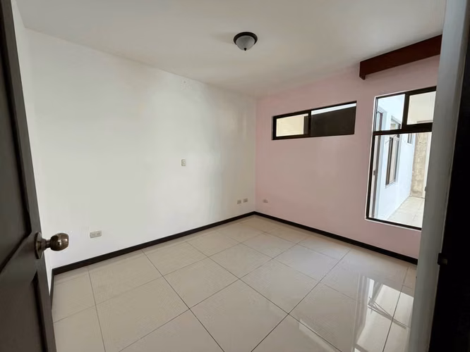 SE ALQUILA CASA EN CONDOMINIO MODERNO - RIVERA DEL IRAZU - SAN NICOLAS - CARTAGO - Imagen 4