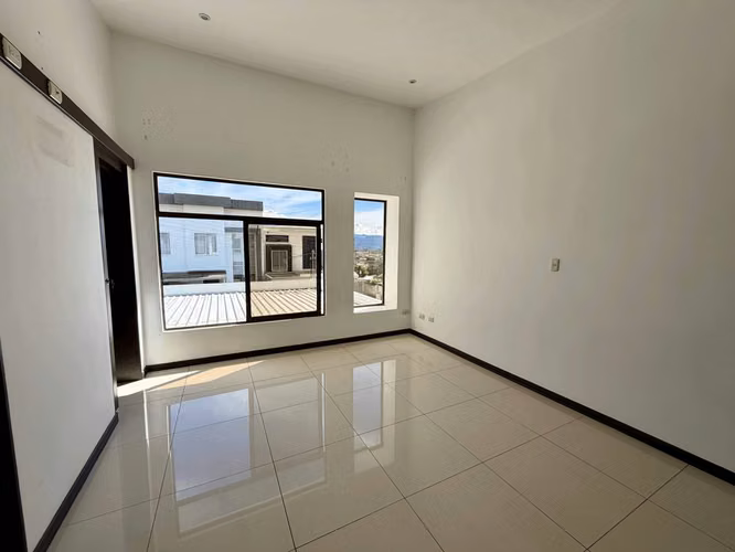 SE ALQUILA CASA EN CONDOMINIO MODERNO - RIVERA DEL IRAZU - SAN NICOLAS - CARTAGO - Imagen 13
