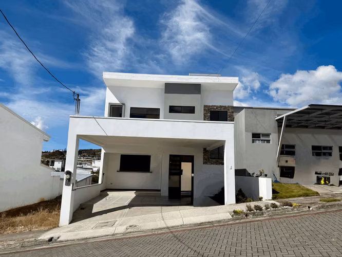 HOUSE FOR RENT IN MODERN CONDOMINIUM - RIVERA DEL IRAZU - SAN NICOLAS - CARTAGO