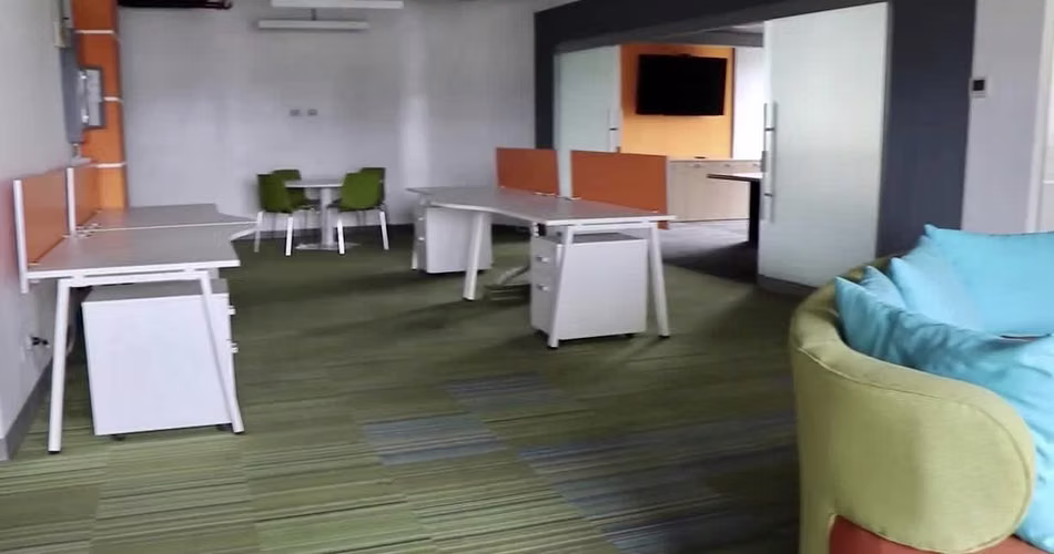 Alquiler Oficina 255 m² en Centro Corporativo - Santa Ana - Imagen 2