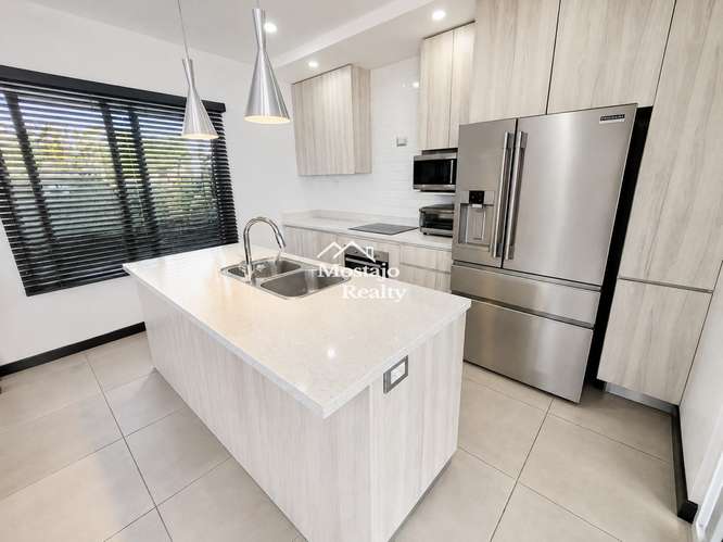 Venta de Casa, Condominio, Santa Ana centro