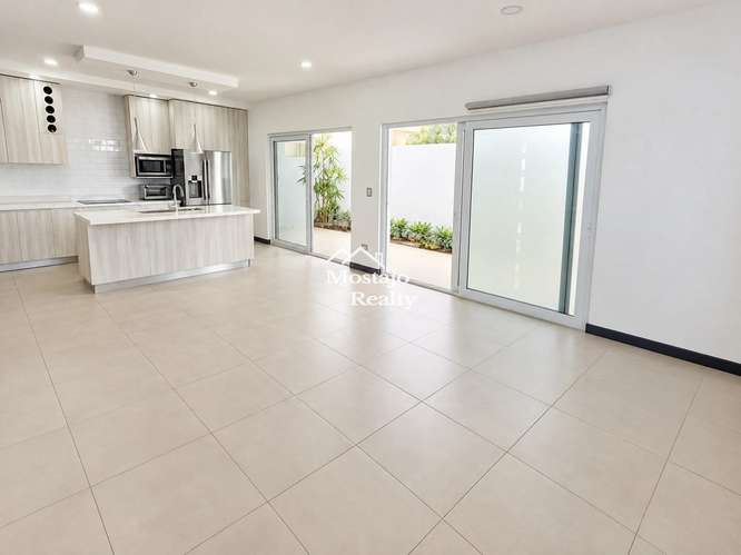 Venta de Casa, Condominio, Santa Ana centro
