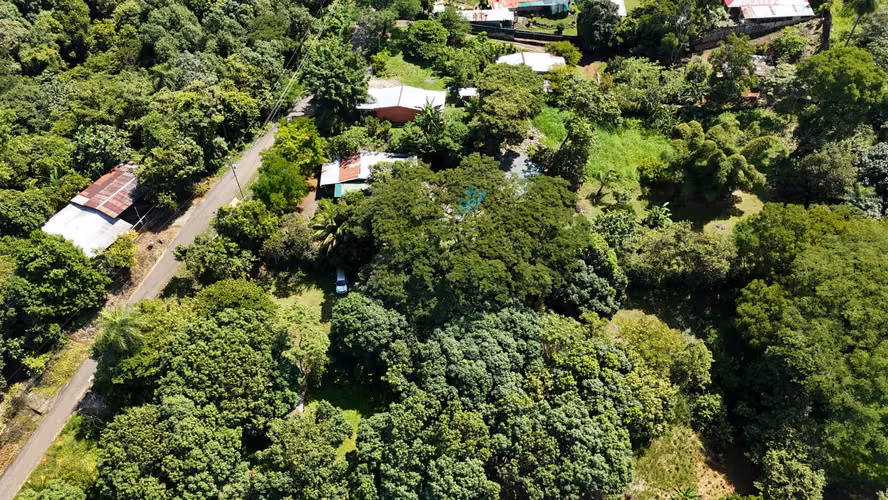 Terreno en Venta en Orotina – 2054 m² cerca de Ruta 27, rodeado de naturaleza - Imagen 7