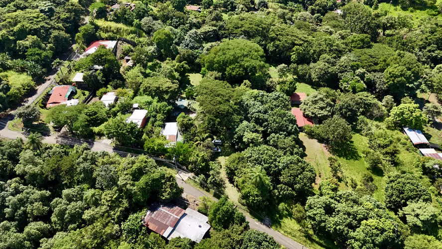Terreno en Venta en Orotina – 2054 m² cerca de Ruta 27, rodeado de naturaleza - Imagen 3