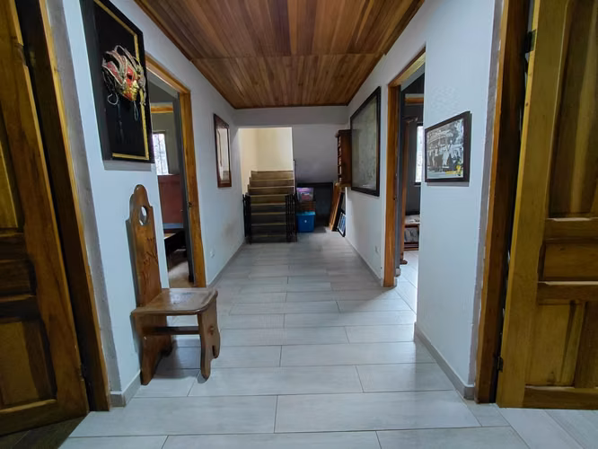 Hermosa casa estilo cabaña en amplio terreno – San Rafael de Heredia - Imagen 7